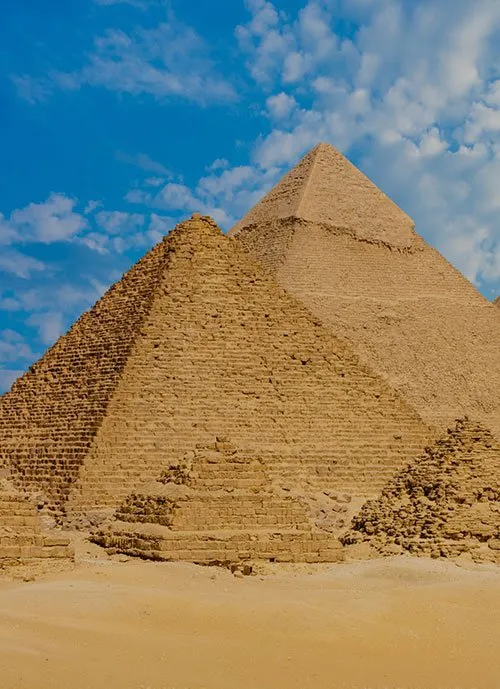 أهرامات الجيزة في مصر
